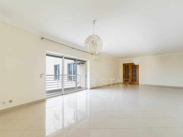 Apartment in Quarteira - view 1