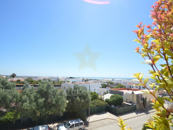 House in Fuzeta - view 1