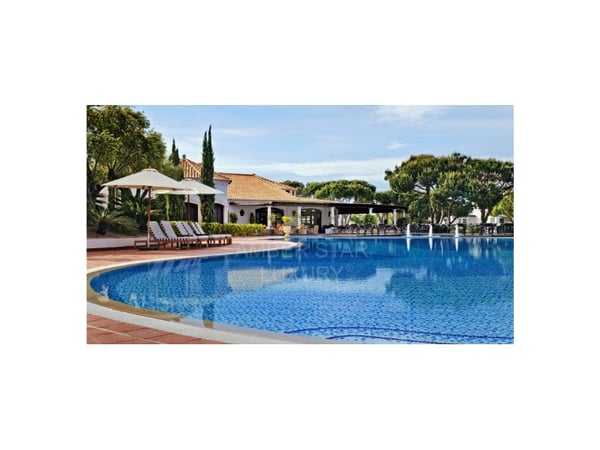 Apartment in Olhos de Agua - view 1