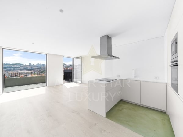 Apartment in Vila Nova de Gaia - view 1