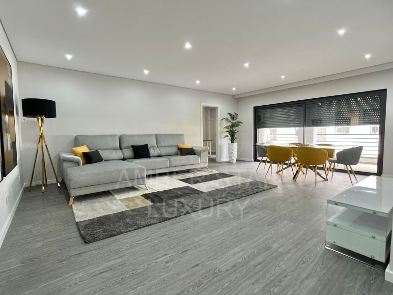 Apartment in Quelfes - Image 2