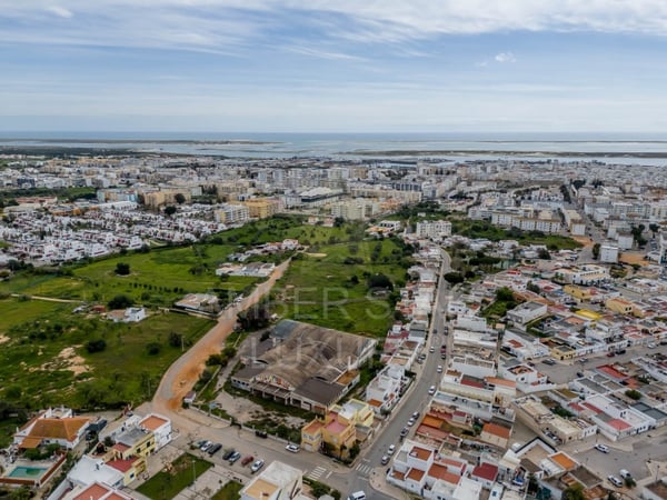 House in Quelfes - view 1