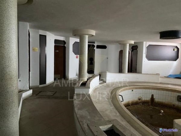 House in Carcavelos - view 1