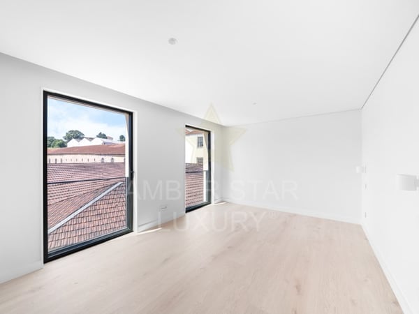 Apartment in Vila Nova de Gaia - view 1