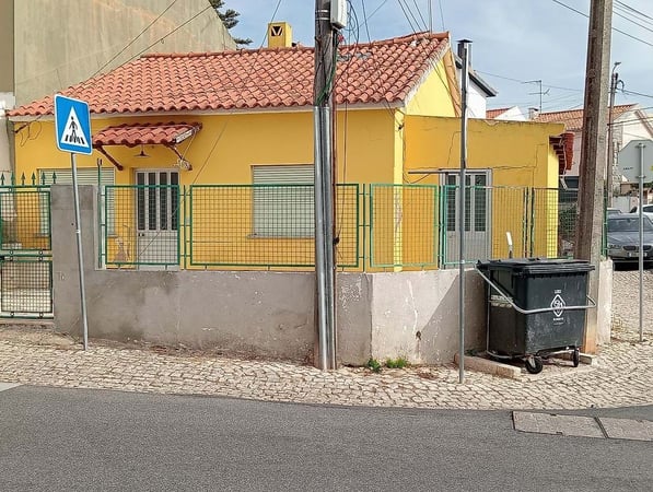 Villa in Cascais - view 1