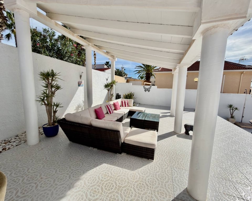 Villa in Ciudad Quesada - Image 3