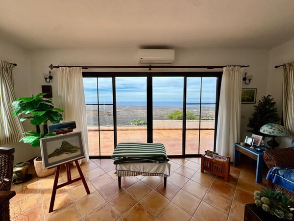 Villa in Las Brenas - view 1