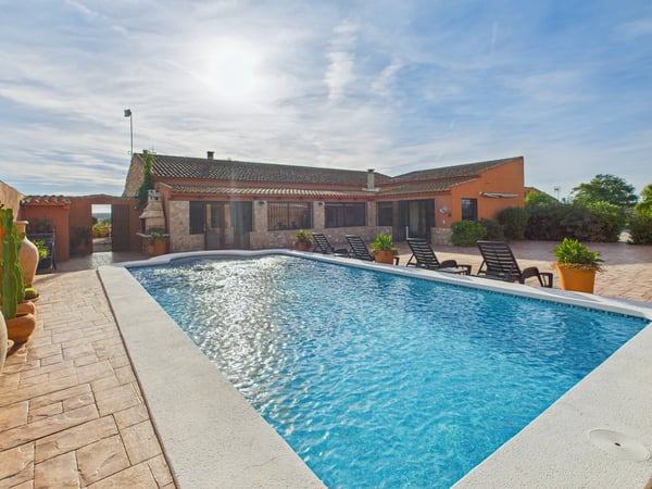 Villa in Canovas - view 1