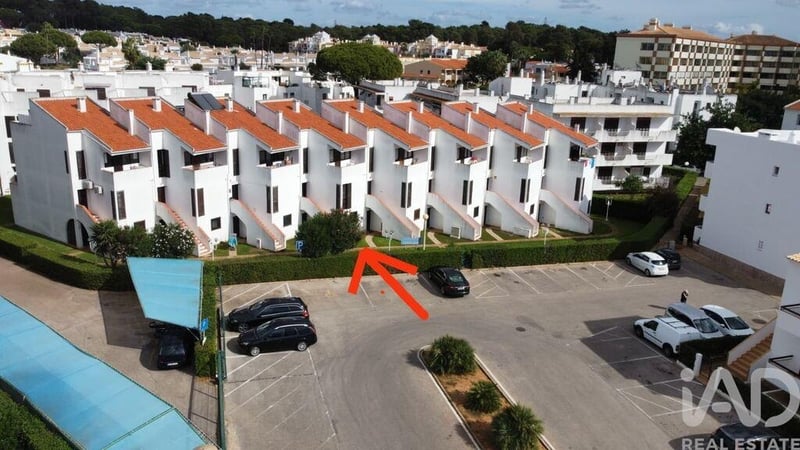 Apartment in Quarteira - view 1
