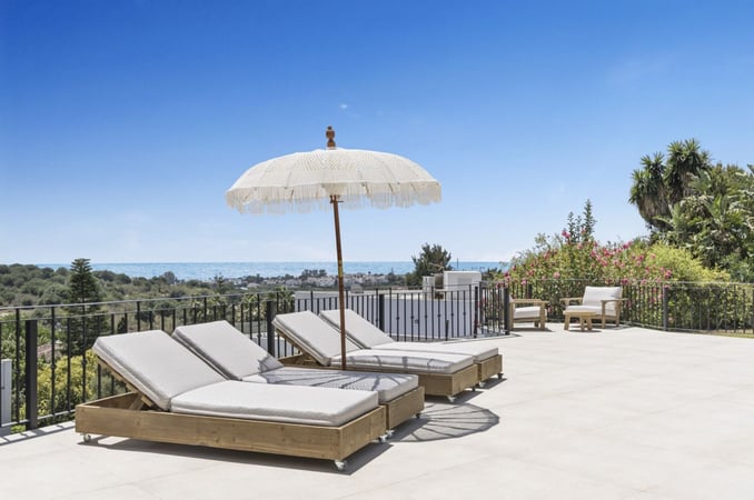 House in El Paraiso - view 1