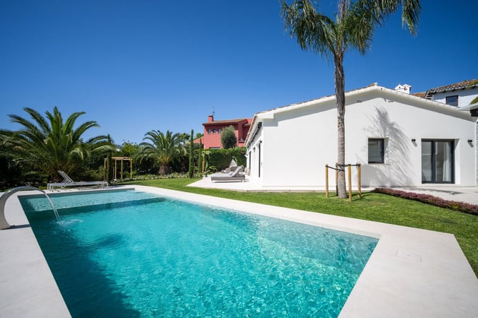 House in Urbanizacion la Heredia - view 1
