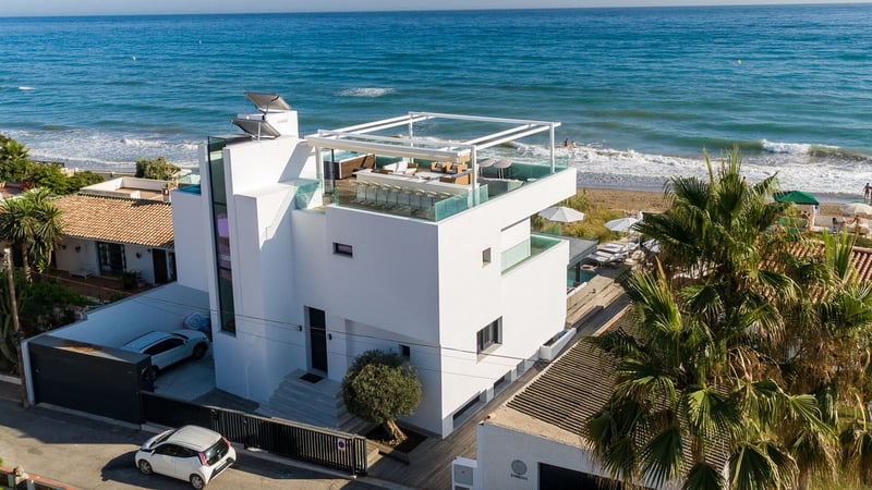 House in Marbella Del Este - view 1