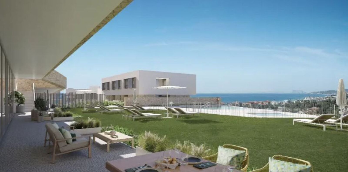 House in Estepona - Image 3