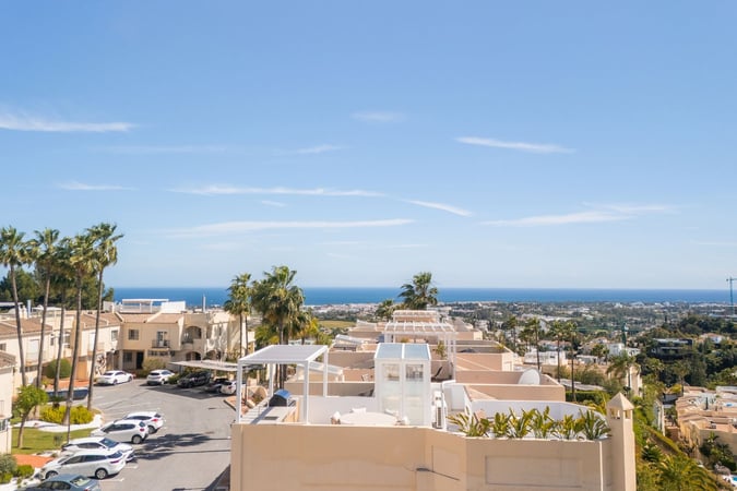 House in Benahavis - view 1