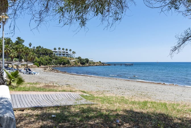 House in Estepona - view 1