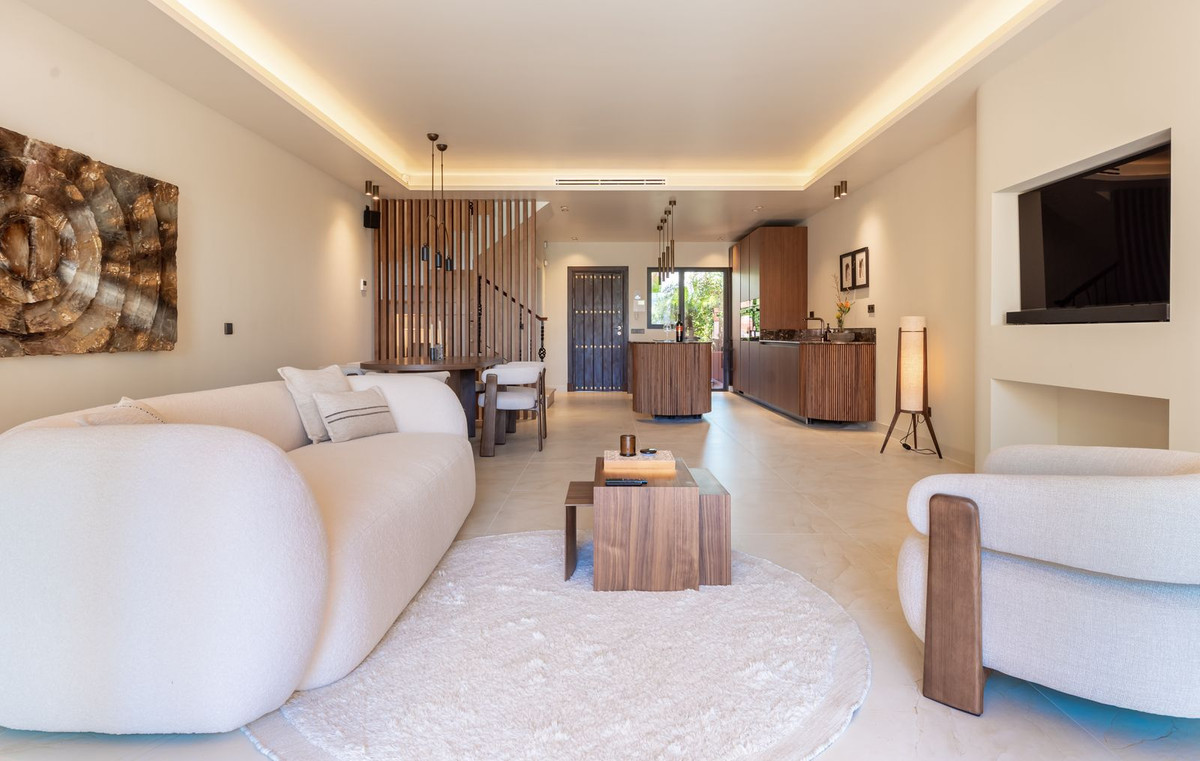 House in Marbella - Image 3