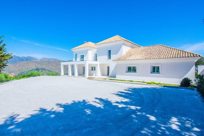 House in Artola - view 1