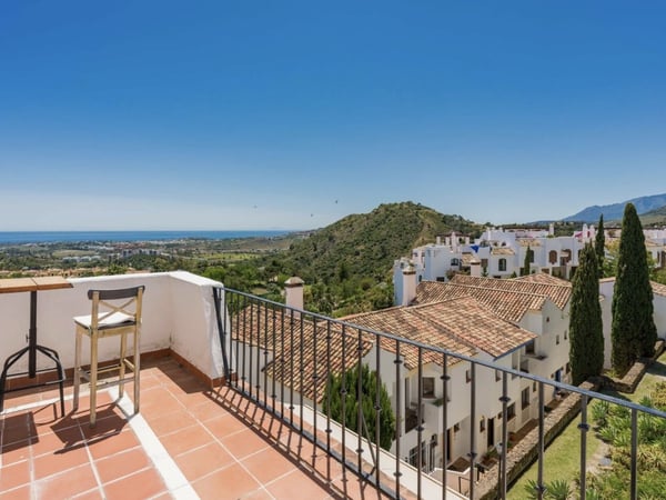 House in Benahavis - view 1