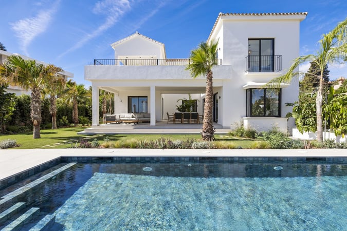 House in Estepona - view 1