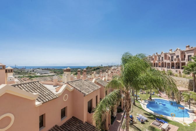 House in Estepona - view 1