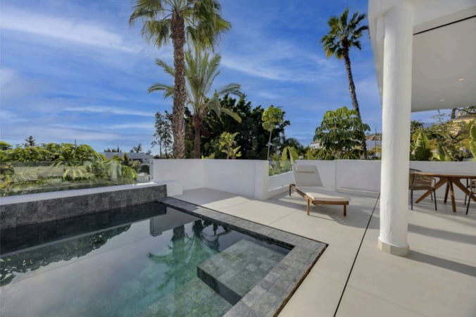 House in El Paraiso - view 1