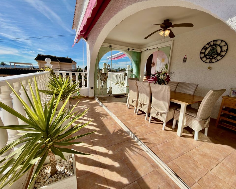 Villa in Ciudad Quesada - Image 3