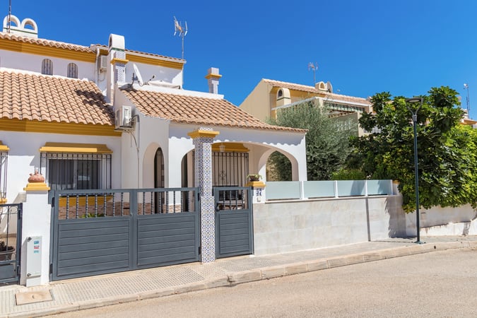House in La Zenia - view 1