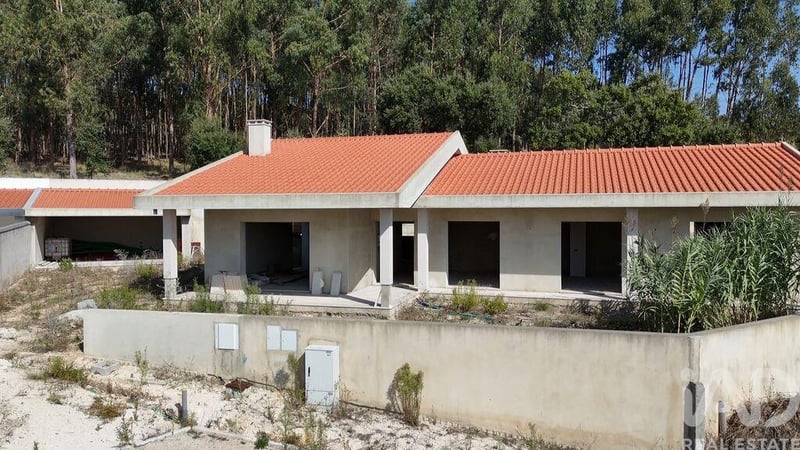 House in Rio Maior - view 1