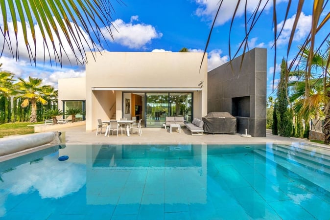 Villa in El Pinar de Campoverde - view 1