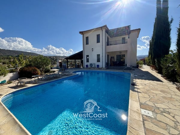 House in Steni - view 1