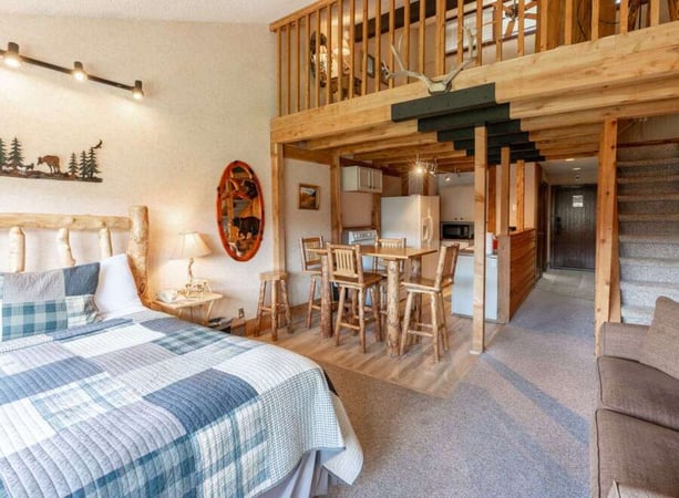 House in La Plata County - view 1