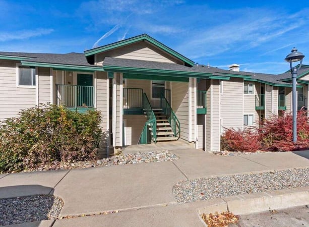 House in La Plata County - view 1