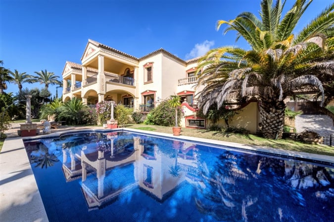 Villa in Marbella - view 1