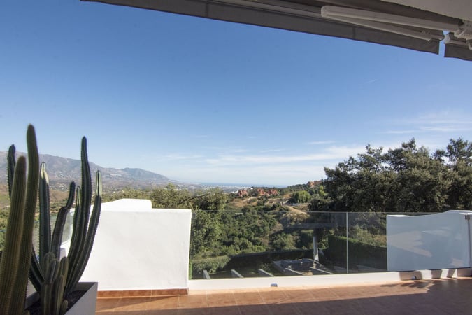 Apartment in La Mairena - view 1