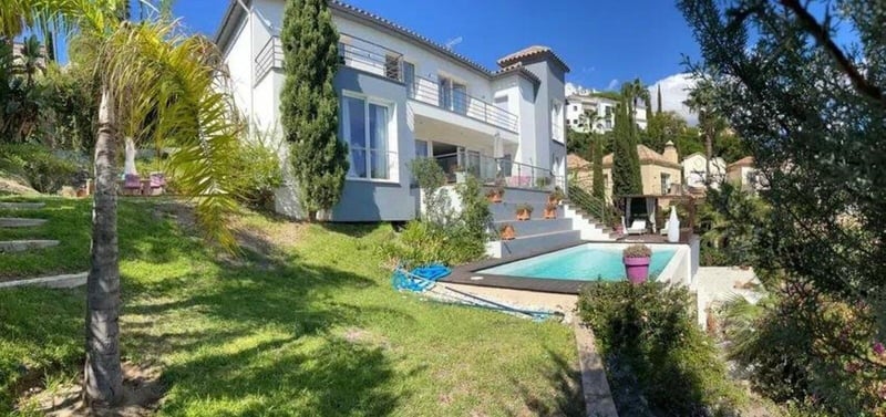 Villa in Malaga - view 1