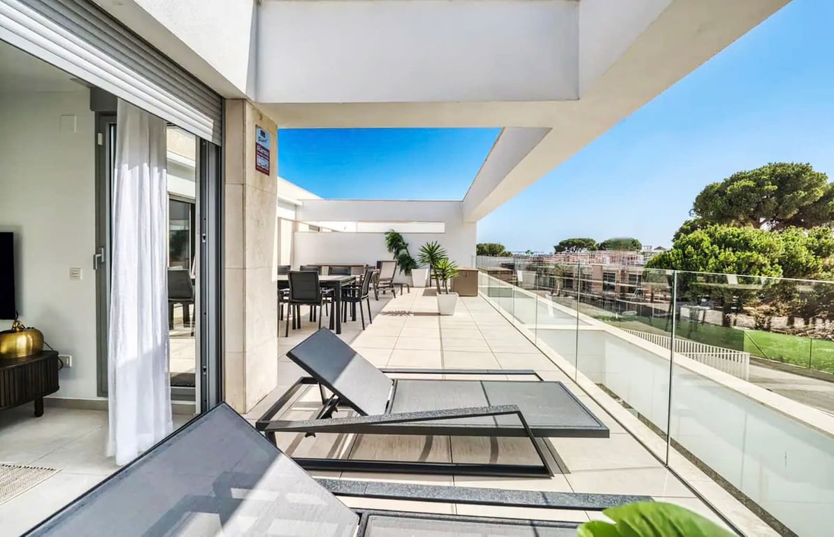 Penthouse in Elviria - Image 3