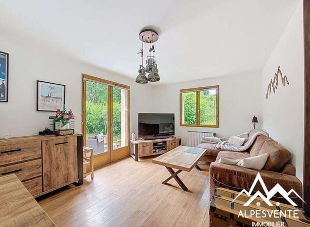 House in Vailly - view 1