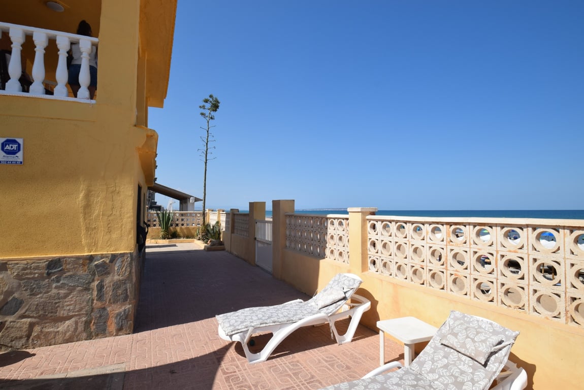 Villa in Guardamar del Segura - Image 2