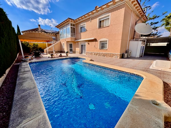 Villa in Benferri - view 1