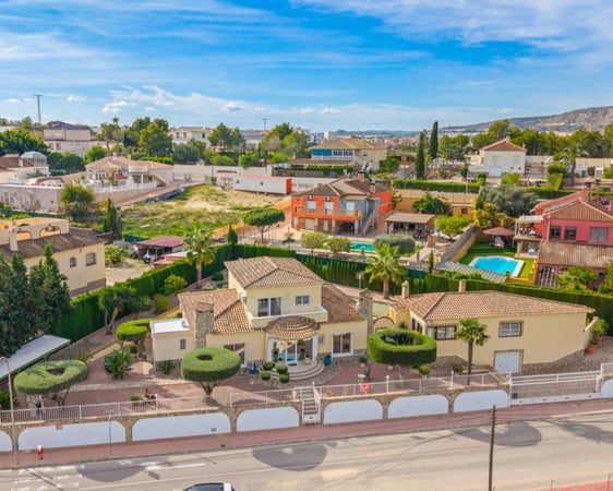 Villa in Algorfa - view 1