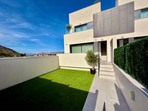 Villa in Cox - view 1