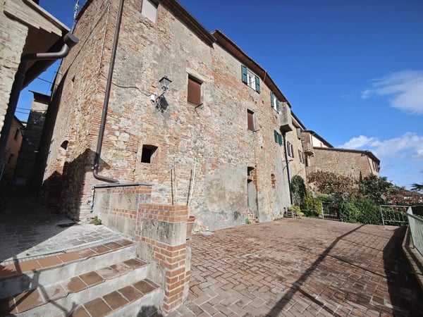 House in Terricciola - view 1