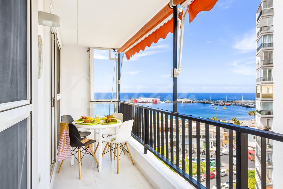 Apartment in Los Cristianos - Image 2