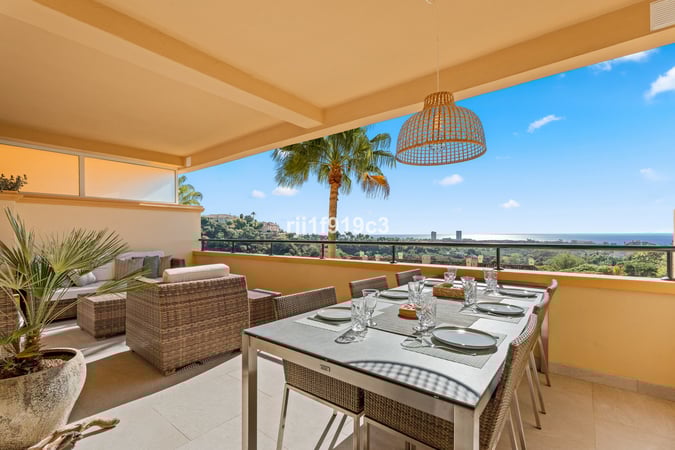 Apartment in Elviria - view 1