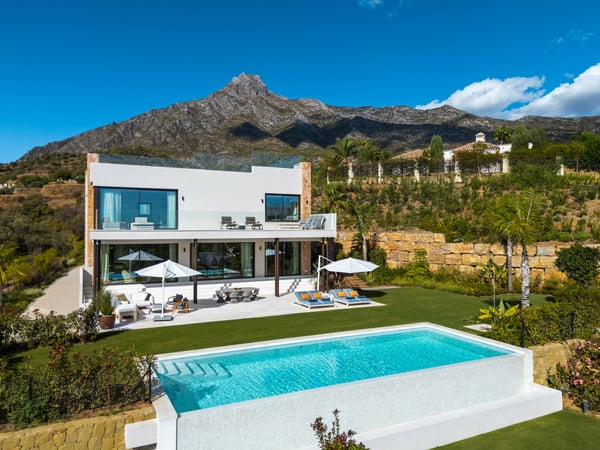 Villa in Marbella - view 1