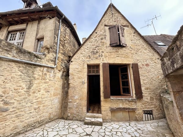 House in Sarlat-la-Caneda - view 1