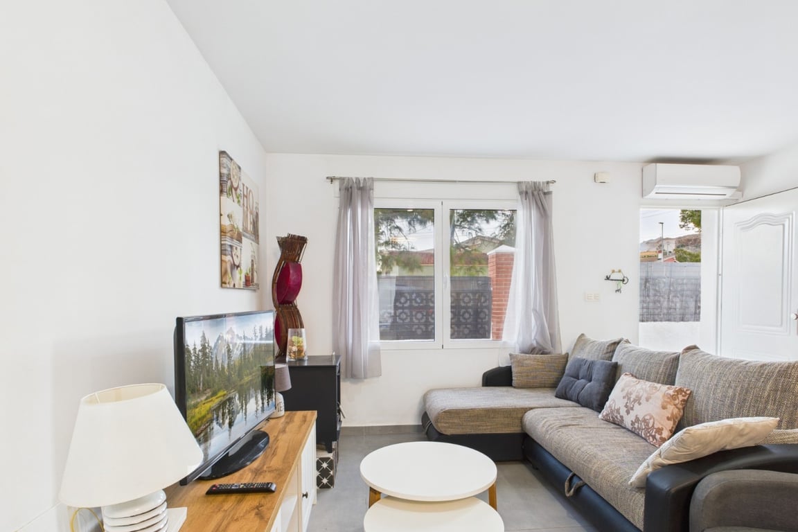 Villa in El Carmoli - Image 2