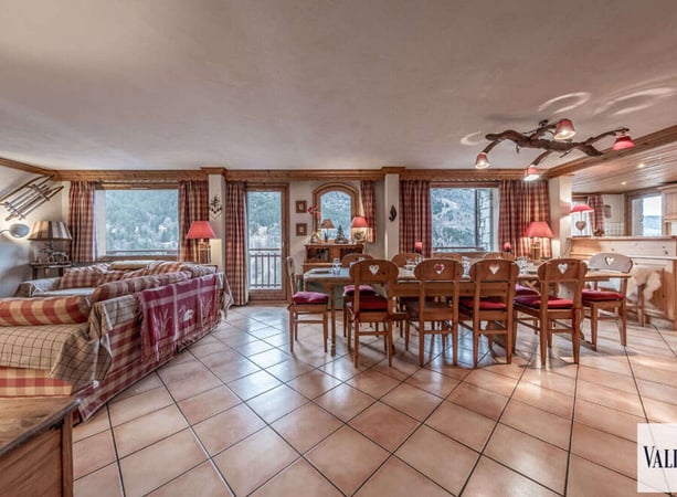 Apartment in Les Allues - view 1