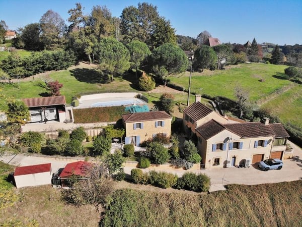 House in Sarlat-la-Caneda - view 1