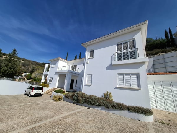 House in Tala - view 1